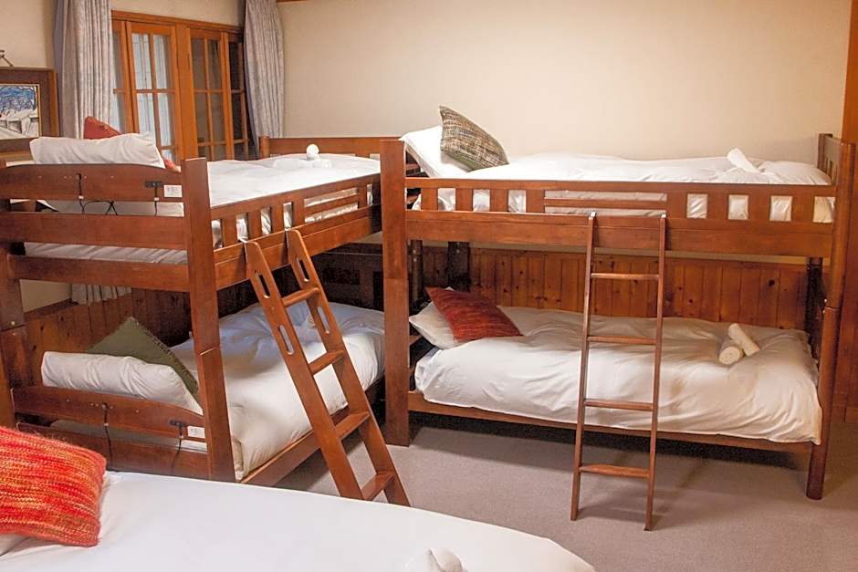 Kizuna Lodge & BBQ Centre