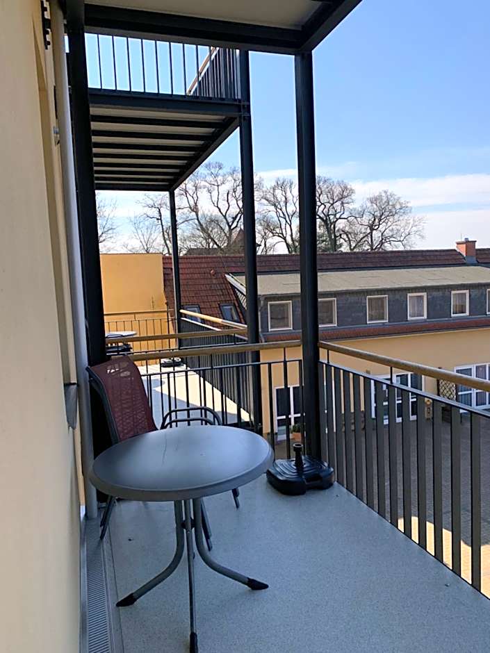 Einraumapartment mit Seeblickbalkon