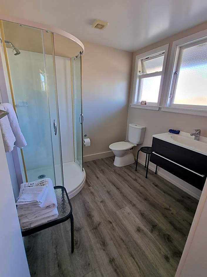 Cheviot Motels, Cabins and Camp