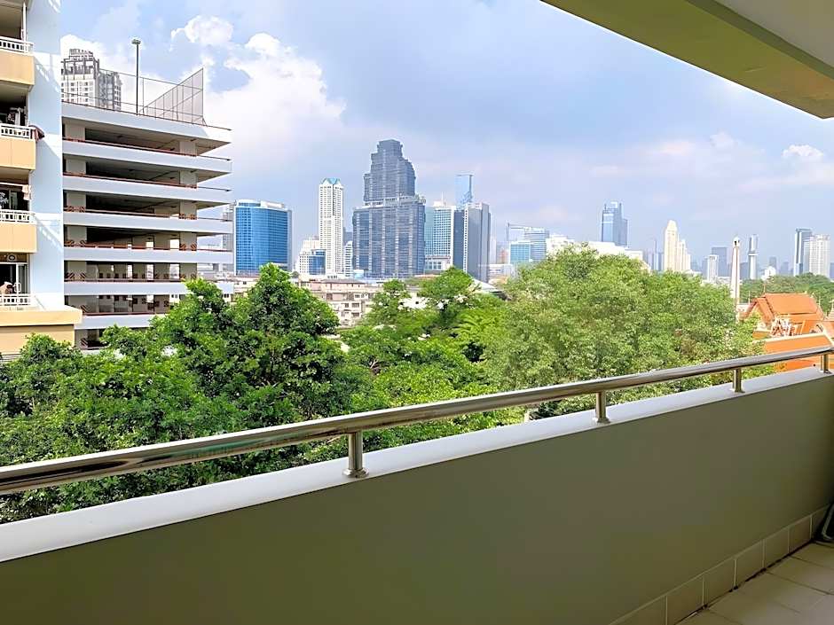 Miloft Sathorn Hotel