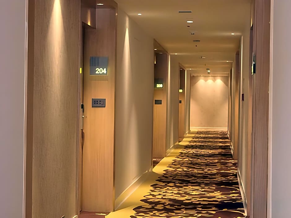 Fountain Tree by TGI