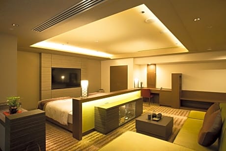 Junior Suite with Garden View -Nonsmoking