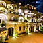Hera Cave Suites