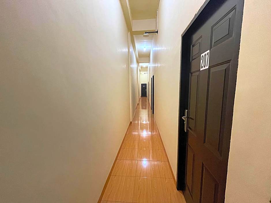Ramelau near AP Pettarani By RedDoorz – Makassar, CA