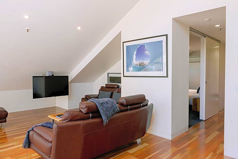 Salamanca Wharf Hotel