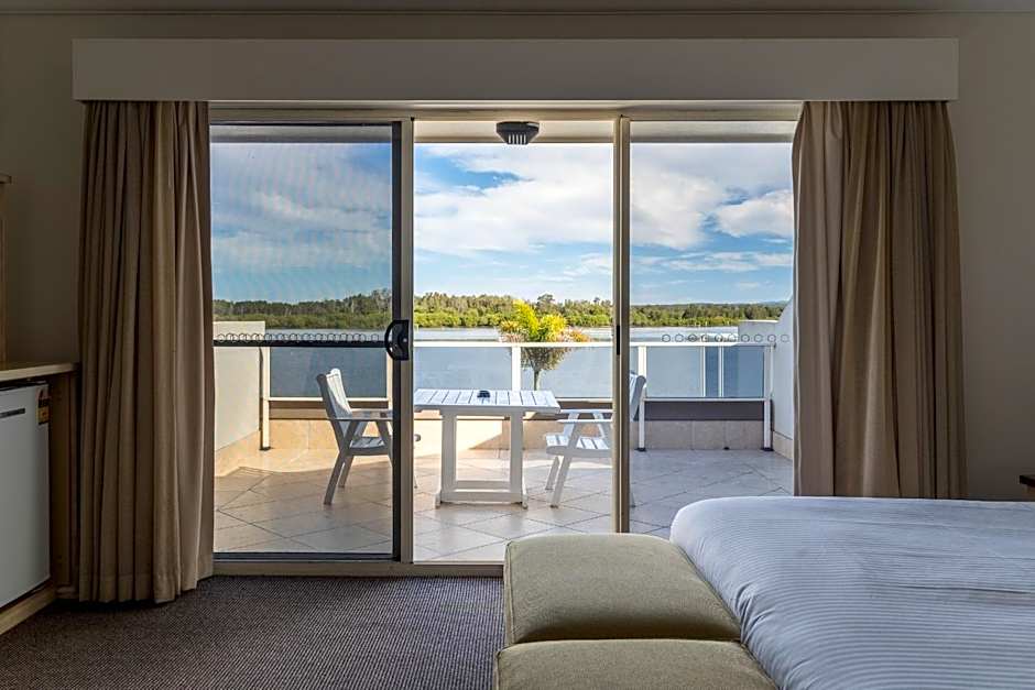 Harrington River Lodge