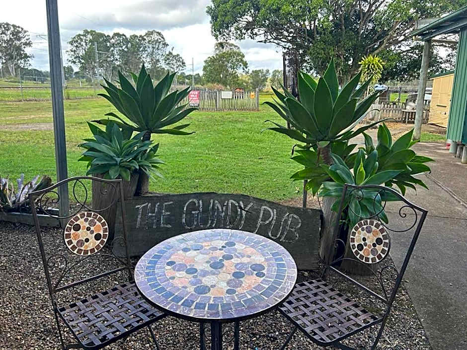 gundy pub & caravan park