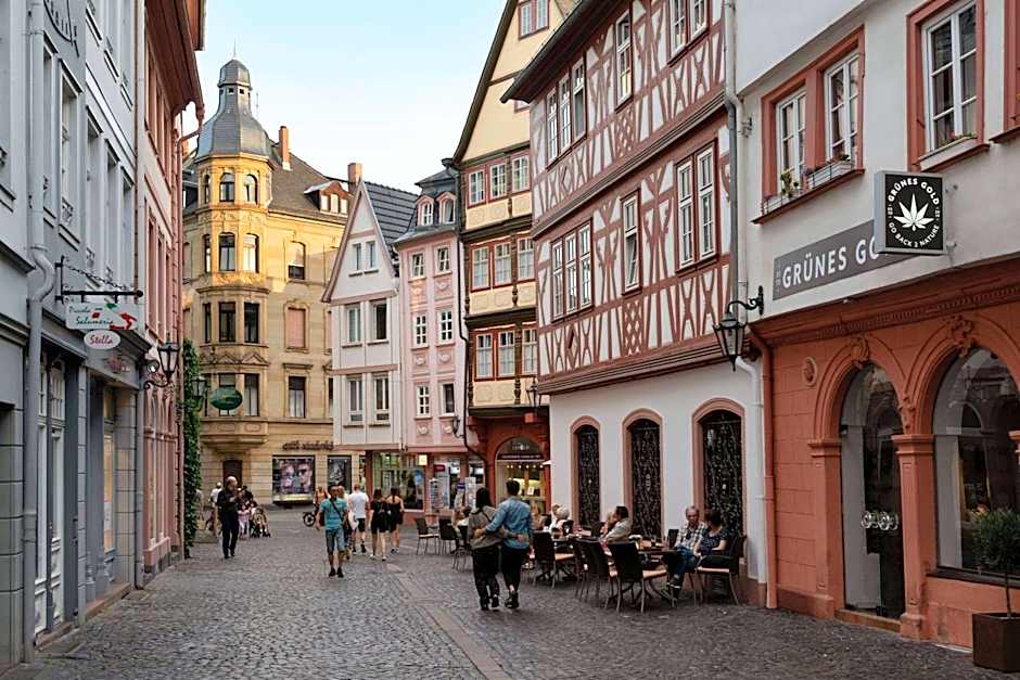 Super 8 by Wyndham Mainz Zollhafen