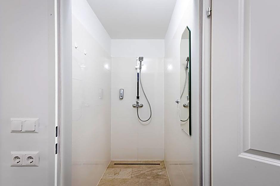 Space Home Apartment - Inner City