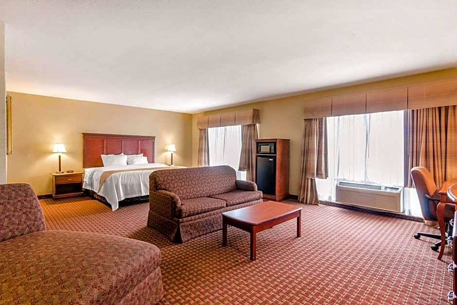 Quality Inn & Suites Carthage near Precious Moments Chapel
