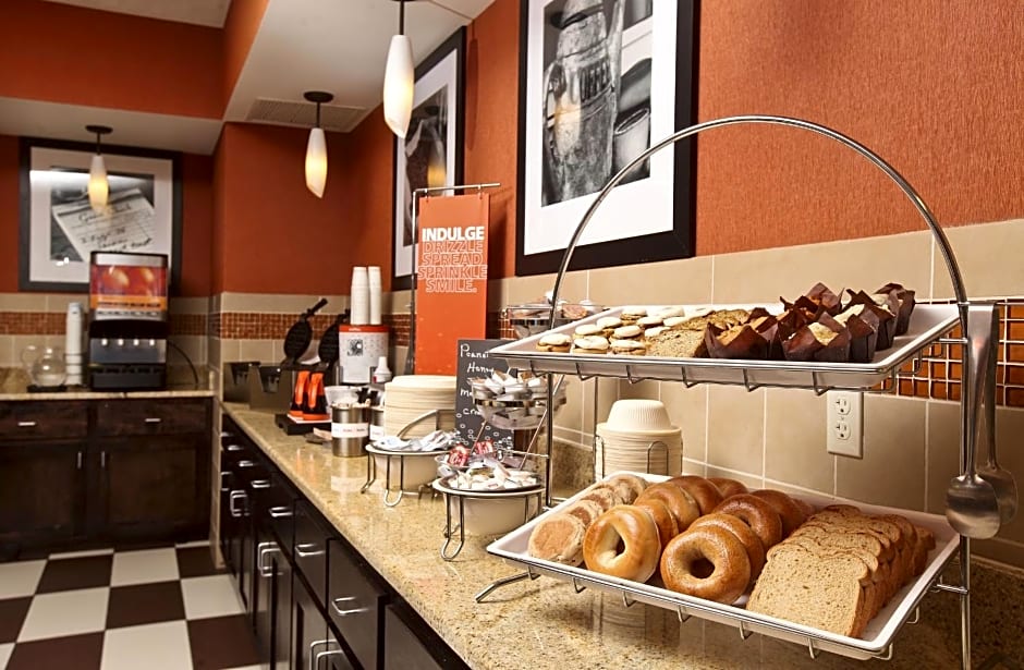 Hampton Inn & Suites Fargo Medical Center