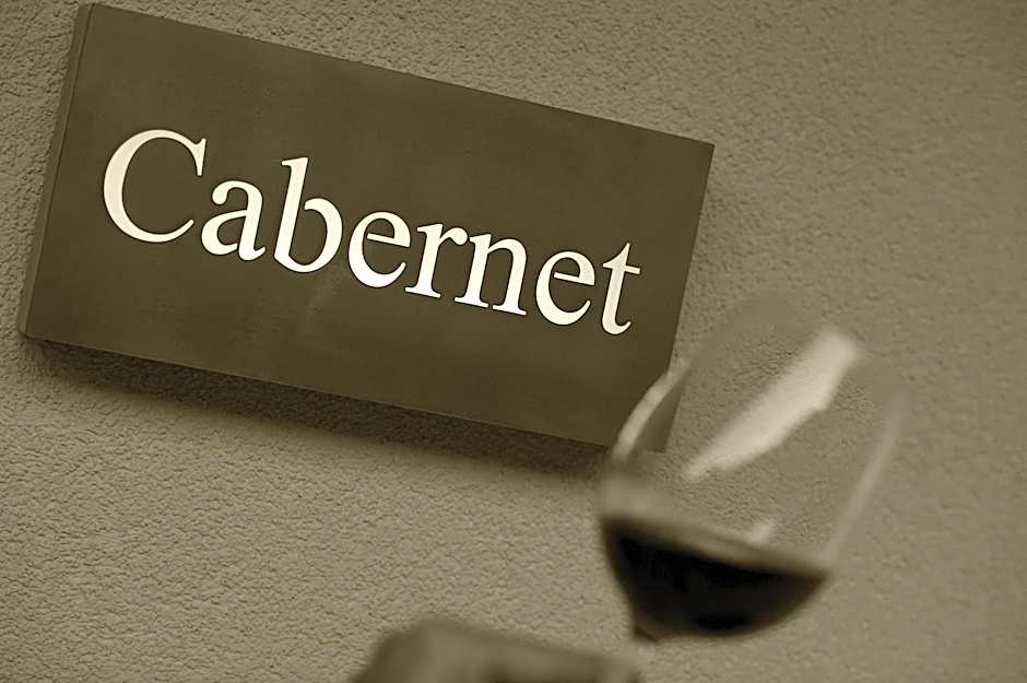 Haus Gregori Modern & Central Stay in Vineyard with Rooftop & Served Breakfast