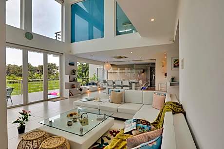 ELIVAAS 4 BHK with Pvt Pool & Sunrise or Sunset view - Risaia