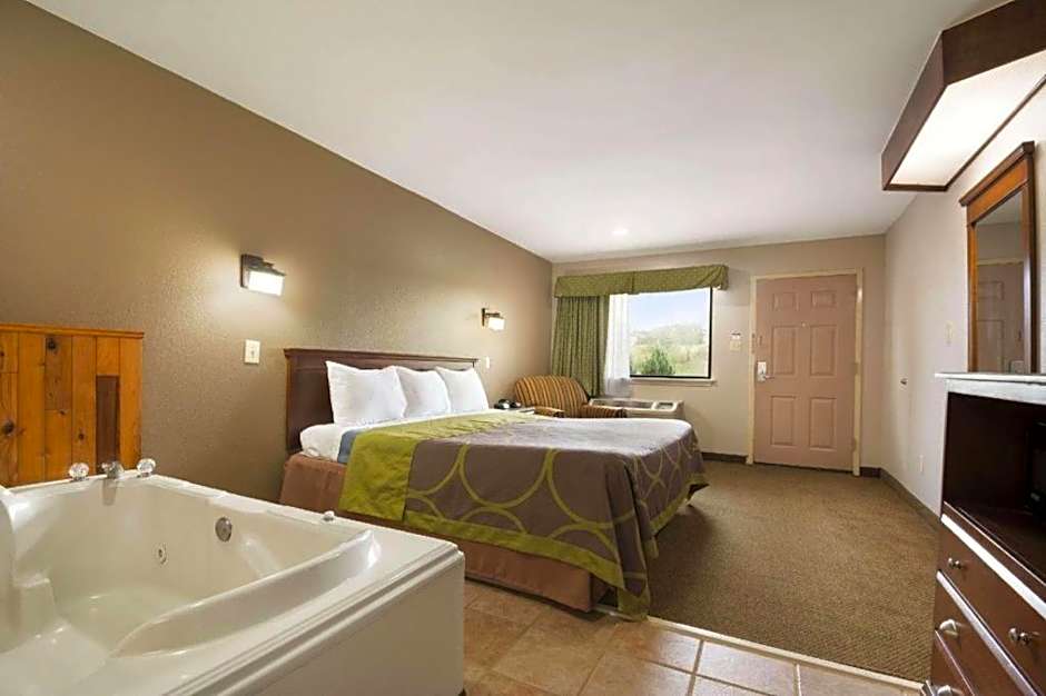Super 8 by Wyndham Baton Rouge/I-12