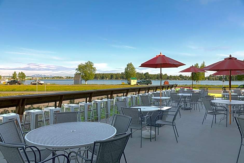 Coast Inn at Lake Hood