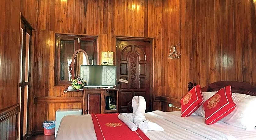 Soutikone Place House 2