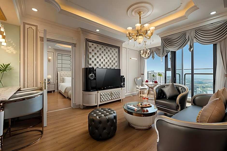 DeLaSea Ha Long Hotel - Modern Bayview Escape 