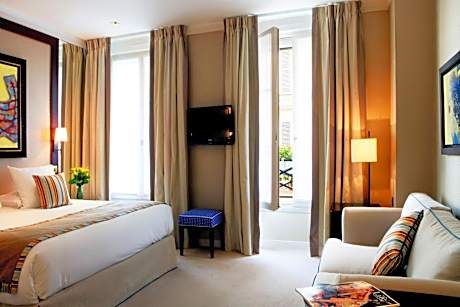 Deluxe Queen Room with Terrace