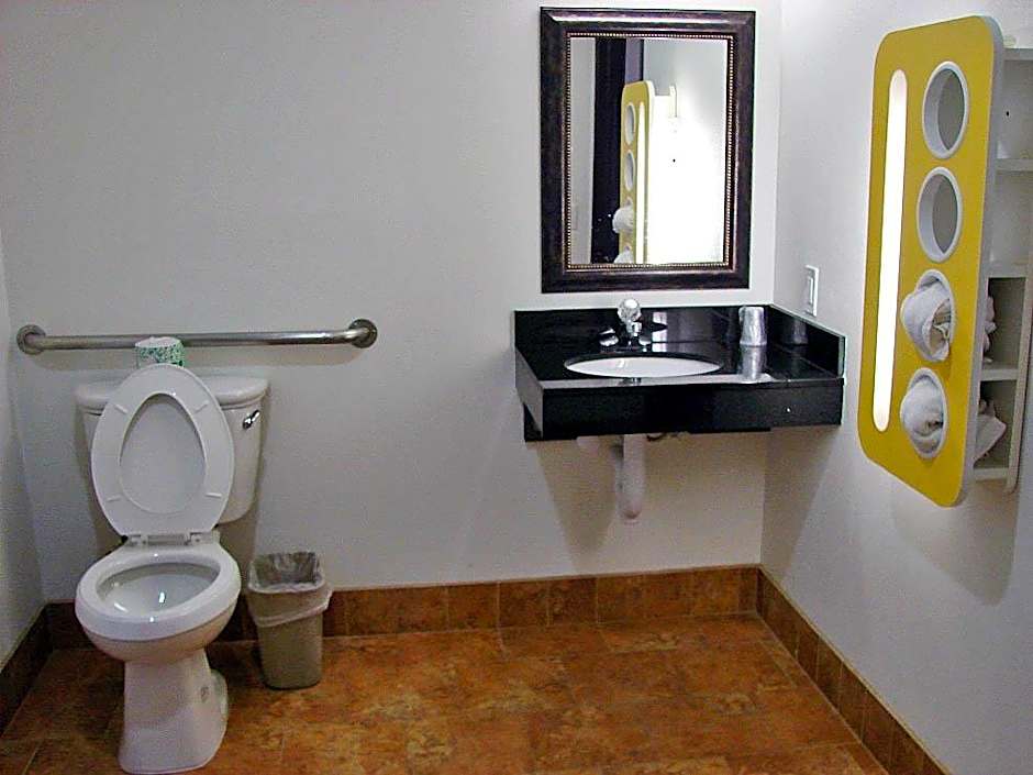 Motel 6 Bell Gardens