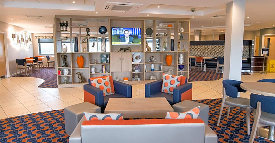 Holiday Inn Express Dunfermline By IHG