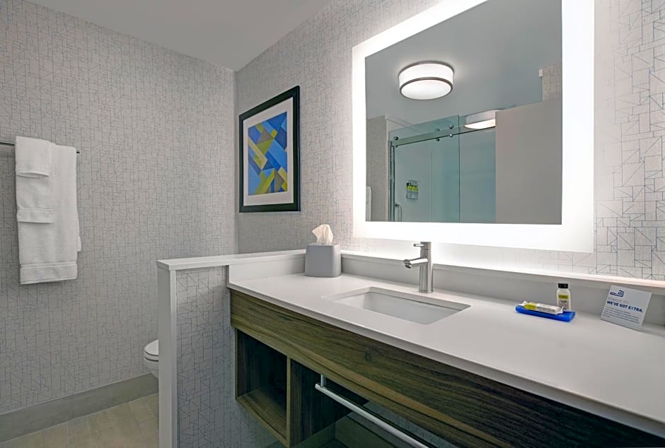 Holiday Inn Express Milwaukee Downtown By IHG