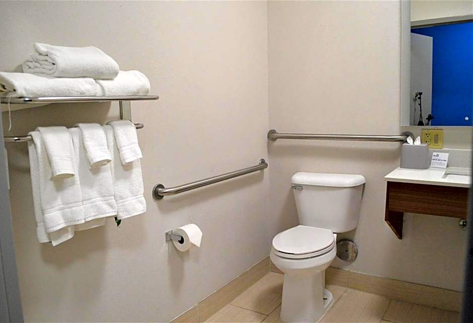 Holiday Inn Express & Suites Batesville By IHG