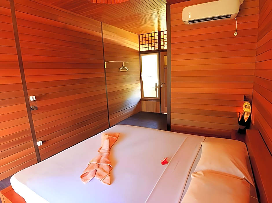 Hotel Besar Bulan Baru