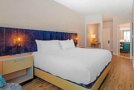 King Room - Mobility Access/Hearing Accessible