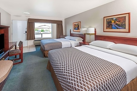 2 Queen Beds Efficiency Non-Smoking