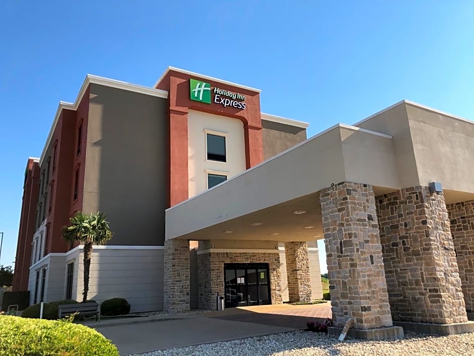 Holiday Inn Express Hillsboro I-35