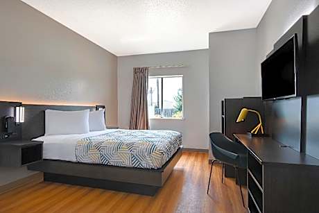 1 Queen Bed | Non-Smoking