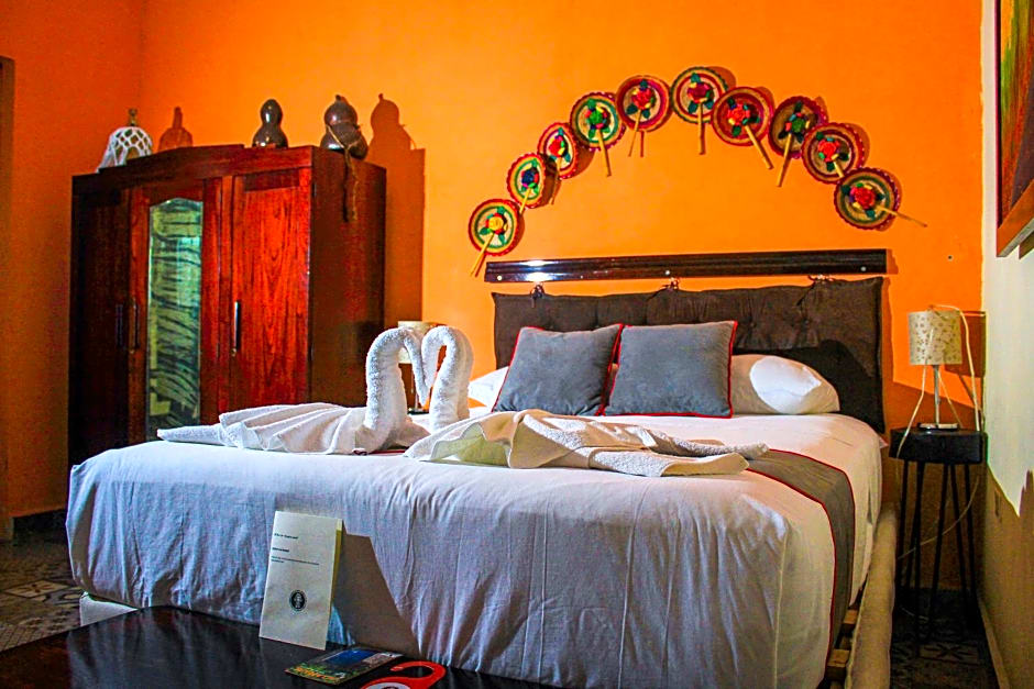 Casa Aluxes Hotel