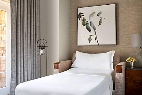 Lake View Fireside, Guest room, 1 King, Lake view, Terrace level