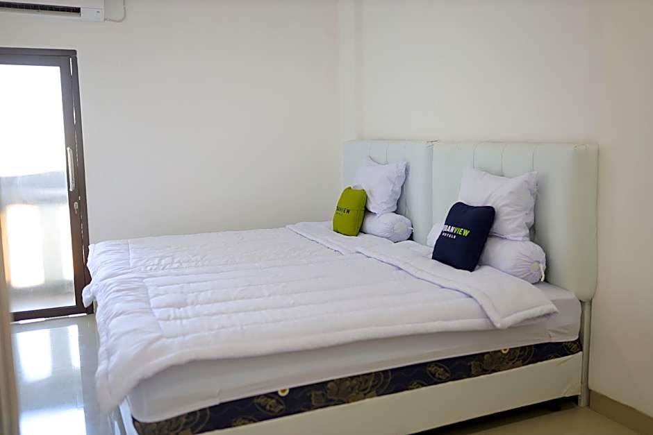 Urbanview Hotel Eropa Maros near Sultan Hasanuddin Airport by RedDoorz