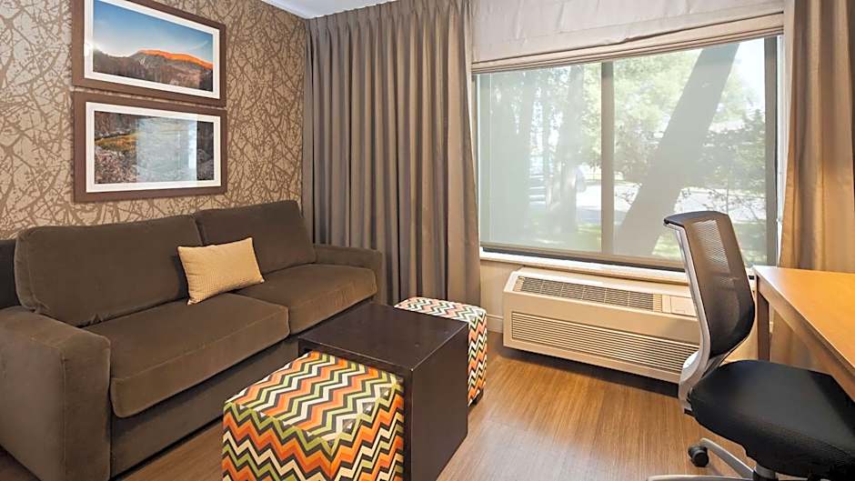 Best Western Plus Cottontree Inn