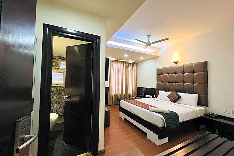 Hotel Anand Retreat Kaushambhi, Ghaziabad