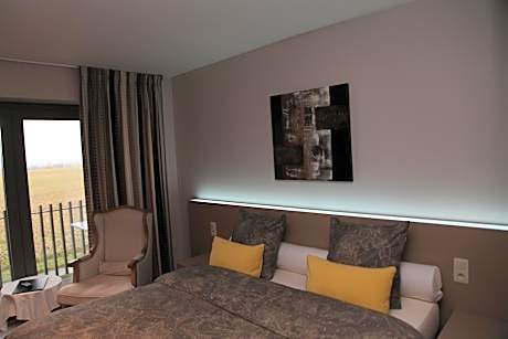 Prestige Double Room with King Size Bed and Balcony With Countryside View