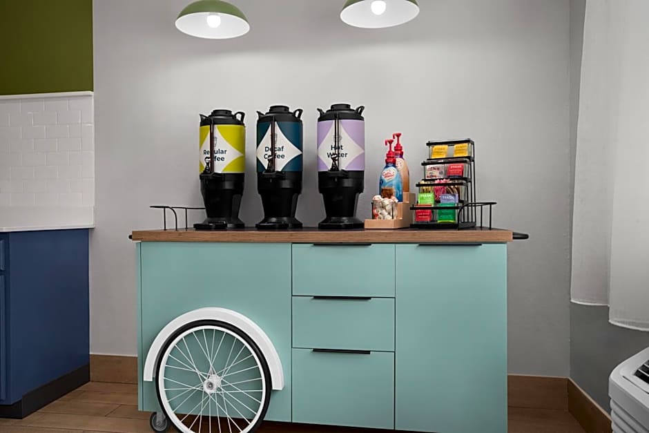 Spark by Hilton Lakewood Denver Southwest