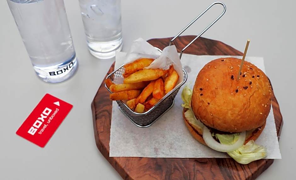 Boxo Diani - Unique Beach Front Container Eco-Hotel