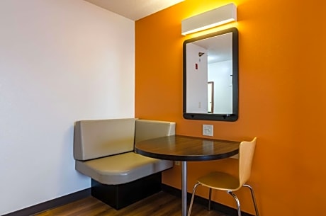 King Room - Disability Access - Non-Smoking