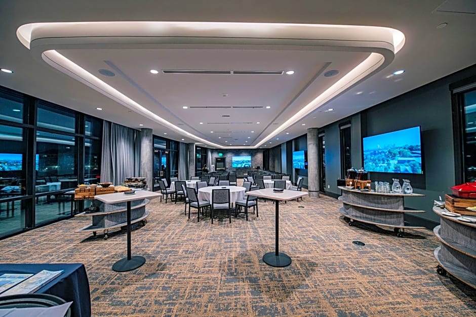 Hotel Indigo - Columbus at Riverfront Place By IHG