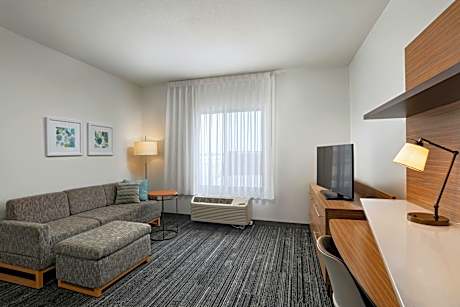 King Studio with Sofa Bed - Hearing Accessible