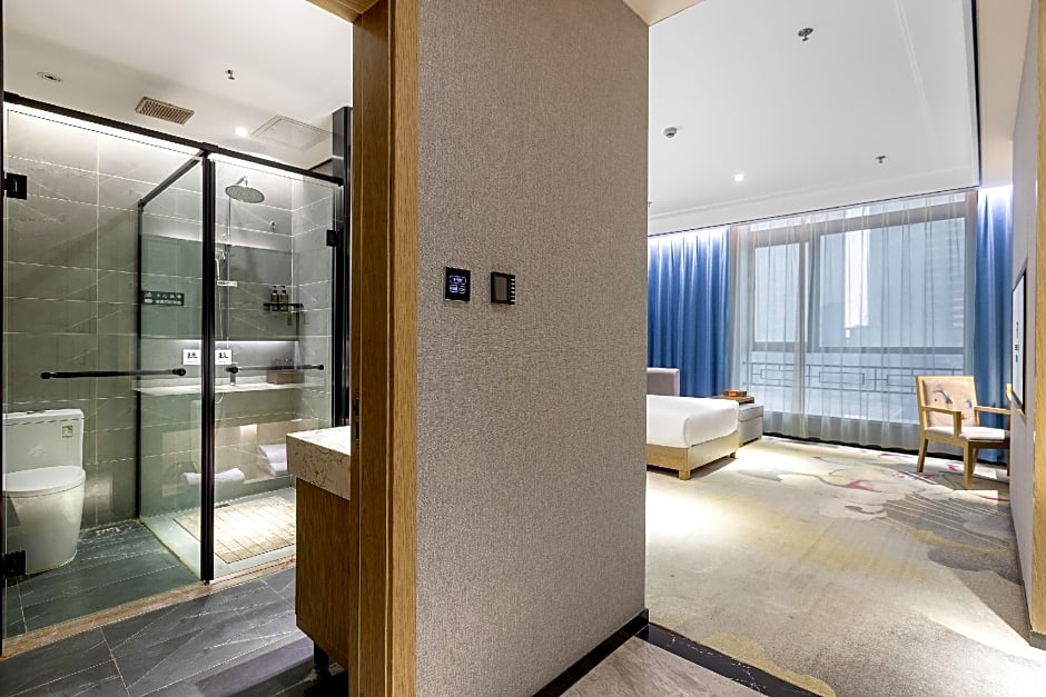 Rezen Hotel Urumqi High-speed Railway Station