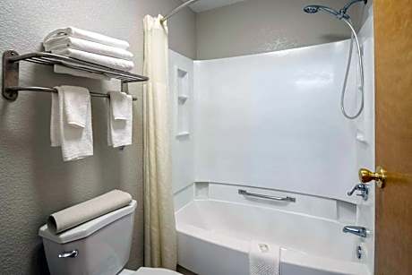 2 Double Beds Efficiency Suite Nonsmoking