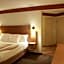 La Quinta Inn & Suites by Wyndham Atlanta Ballpark/Galleria
