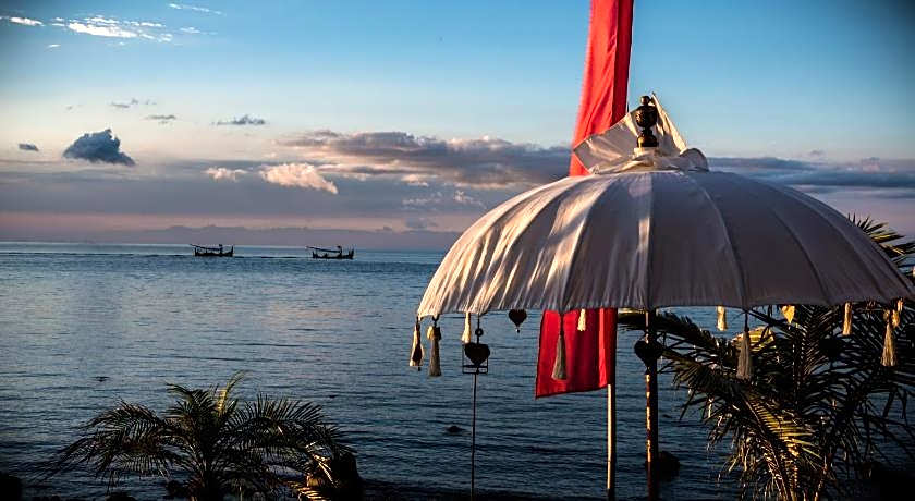 Kelapa Lovina Beach Villa