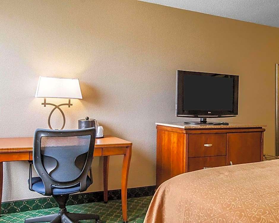 Quality Inn Cairo I-57