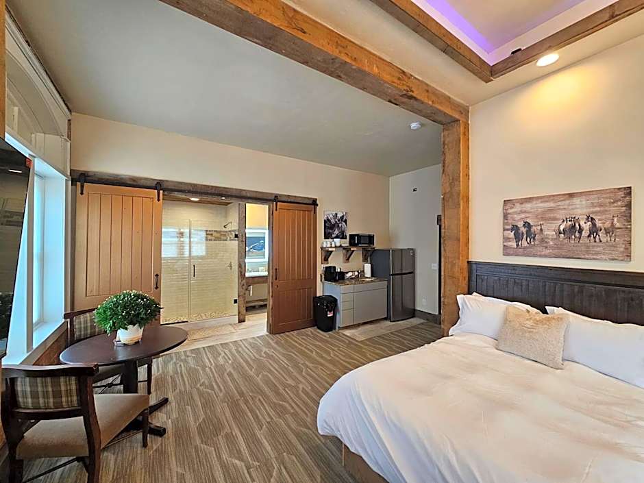 Eaglescape Suites and Event Center