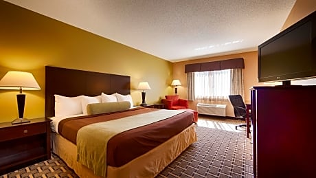 1 King Bed Non-Smoking Microwave Fridge Wi-Fi Full Breakfast