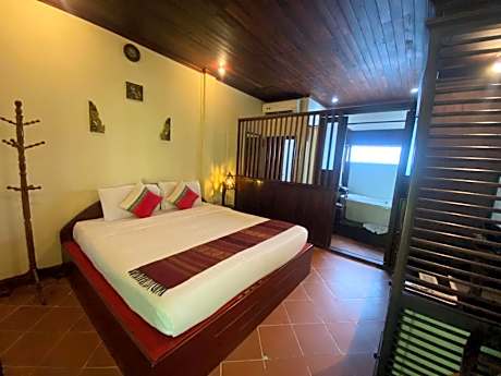 Deluxe Double Room with Pool View